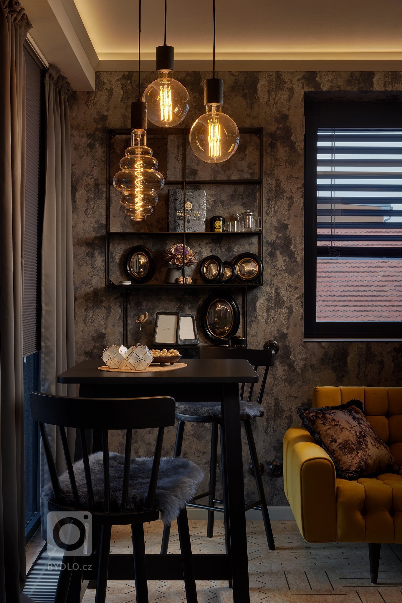 Glamour styl -&nbsp;interiér s nádechem luxusu, do jisté míry jde o určitou extravaganci a odvahu kombinovat historické a umělecké kousky s&nbsp;moderními…
