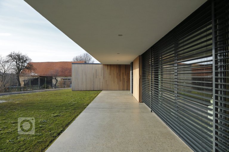 add picture to album