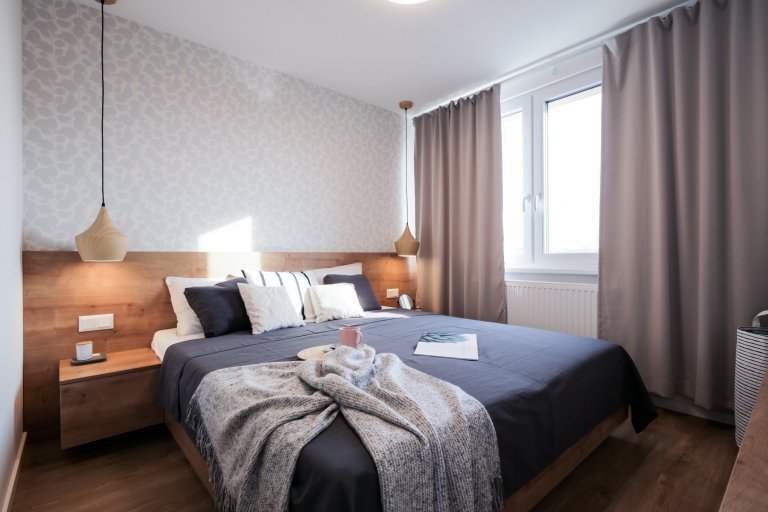 KOMPLETNÁ REKONŠTRUKCIA BYTU V RUŽINOVE&nbsp;✨
Na začiatku bol panelový byt v úplne pôvodnom stave, ktorý by ste dnes nespoznali&nbsp;????
Tento projekt bytu…