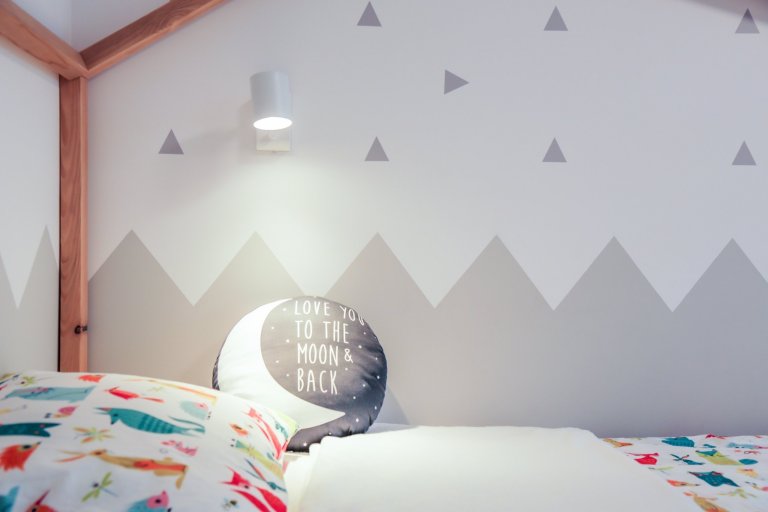 KOMPLETNÁ REKONŠTRUKCIA BYTU V RUŽINOVE&nbsp;✨
Na začiatku bol panelový byt v úplne pôvodnom stave, ktorý by ste dnes nespoznali&nbsp;????
Tento projekt bytu…