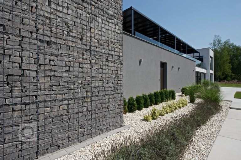 add picture to album