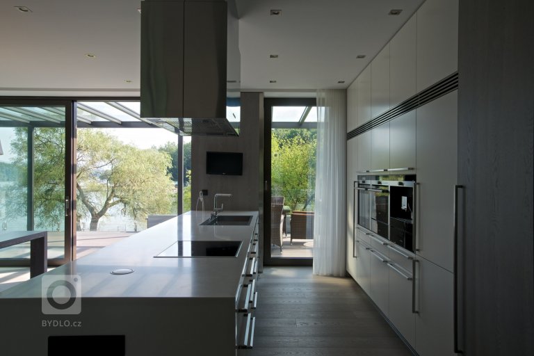 add picture to album