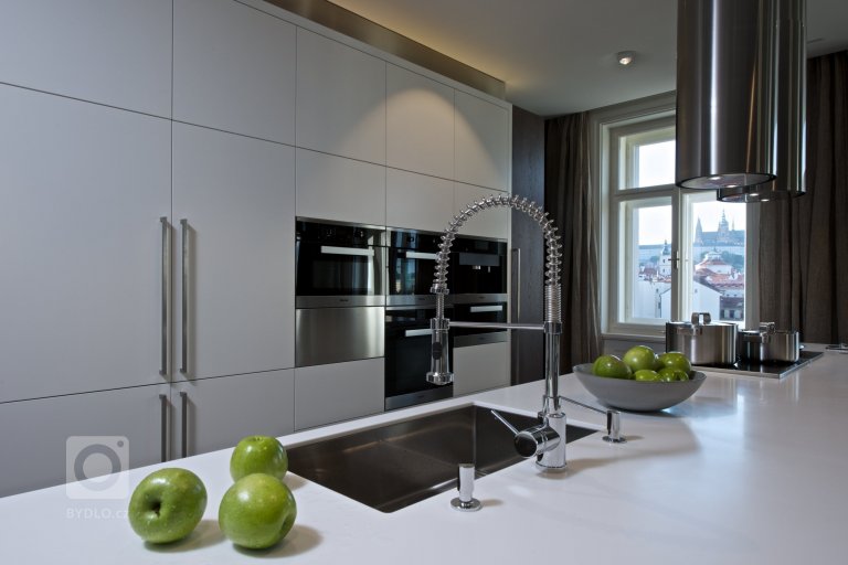 add picture to album