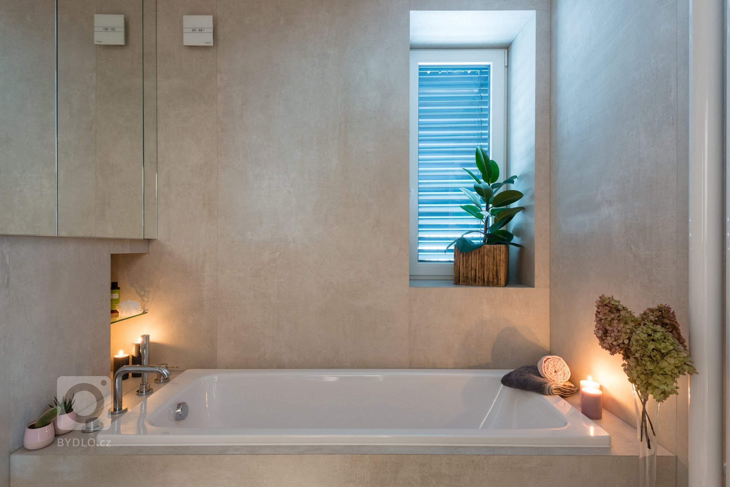 Strohý interiér bytu mladej manažérky bez zbytočnej romantiky a provokácie.&nbsp;

Prívlastok WoodLady má tento výnimočný dizajn na mieru pre mladú dámu s…