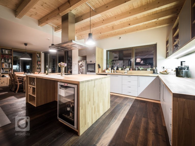 add picture to album