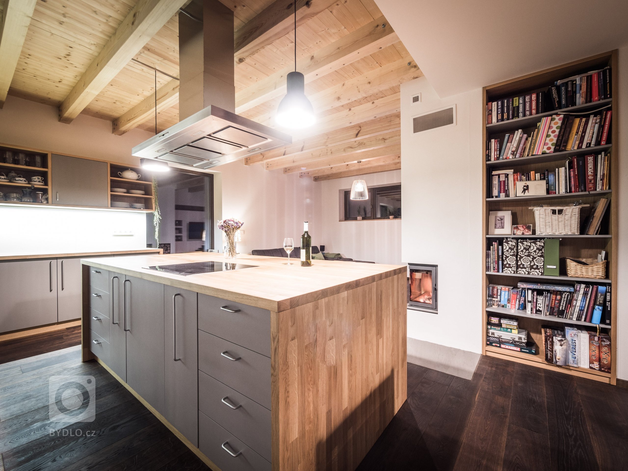 Nově postavený rodinný dům v obci Zdiby poblíž našeho hlavního města dostal díky koncepci veškerého vybavení do přírodních materiálů netradiční tvář. Byl to…