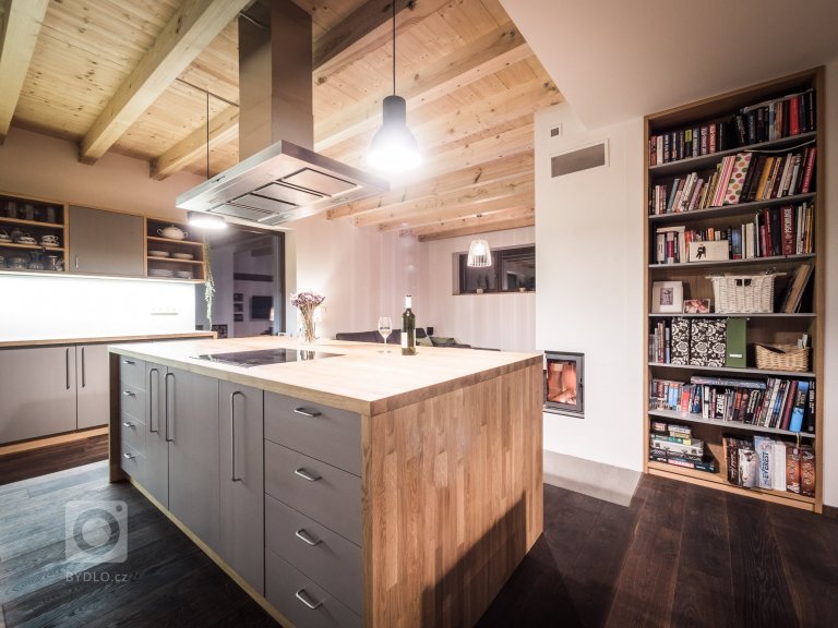 add picture to album