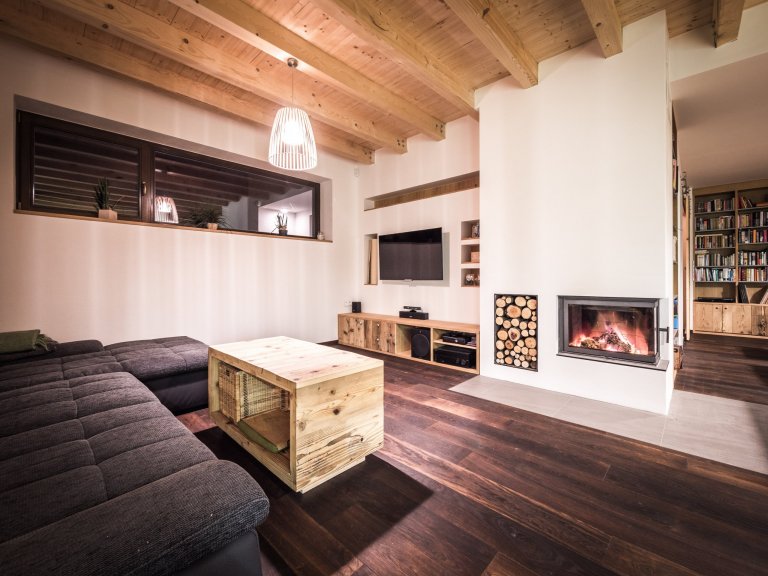 Nově postavený rodinný dům v obci Zdiby poblíž našeho hlavního města dostal díky koncepci veškerého vybavení do přírodních materiálů netradiční tvář. Byl to…