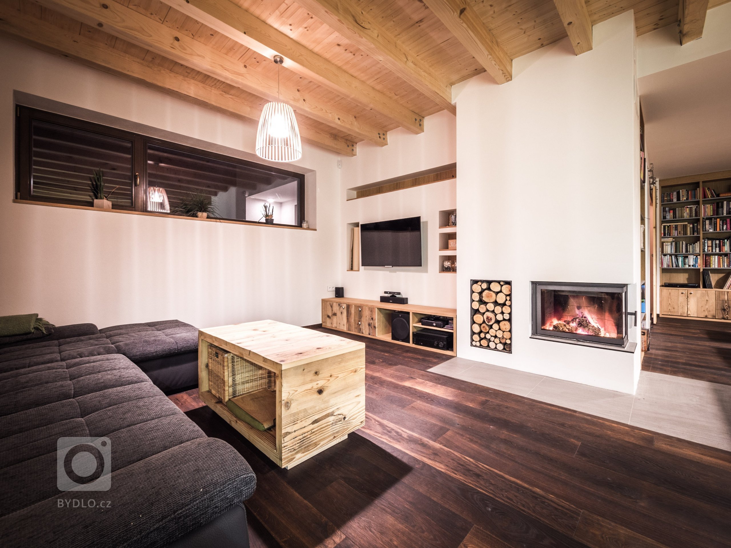 Nově postavený rodinný dům v obci Zdiby poblíž našeho hlavního města dostal díky koncepci veškerého vybavení do přírodních materiálů netradiční tvář. Byl to…