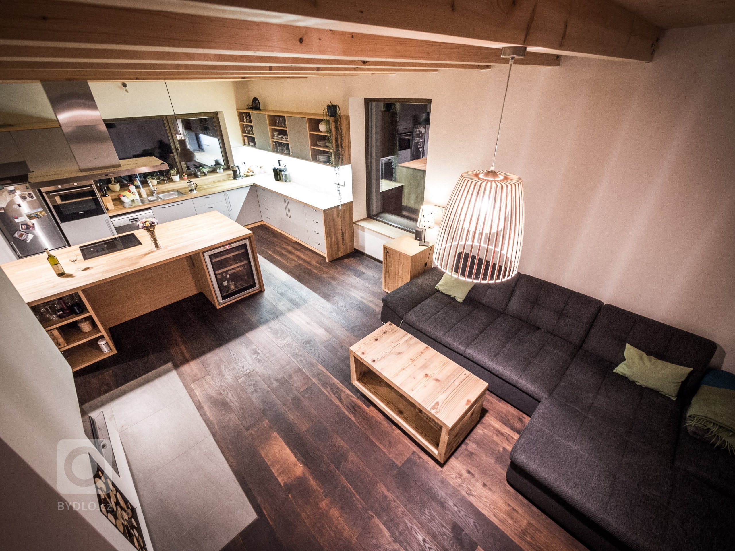 Nově postavený rodinný dům v obci Zdiby poblíž našeho hlavního města dostal díky koncepci veškerého vybavení do přírodních materiálů netradiční tvář. Byl to…