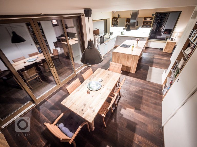 add picture to album