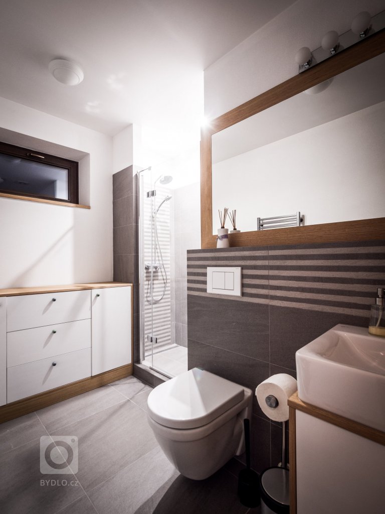 add picture to album