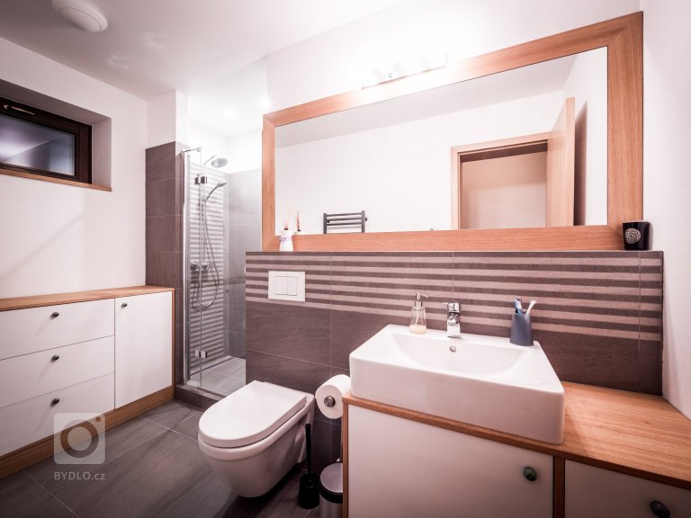 add picture to album