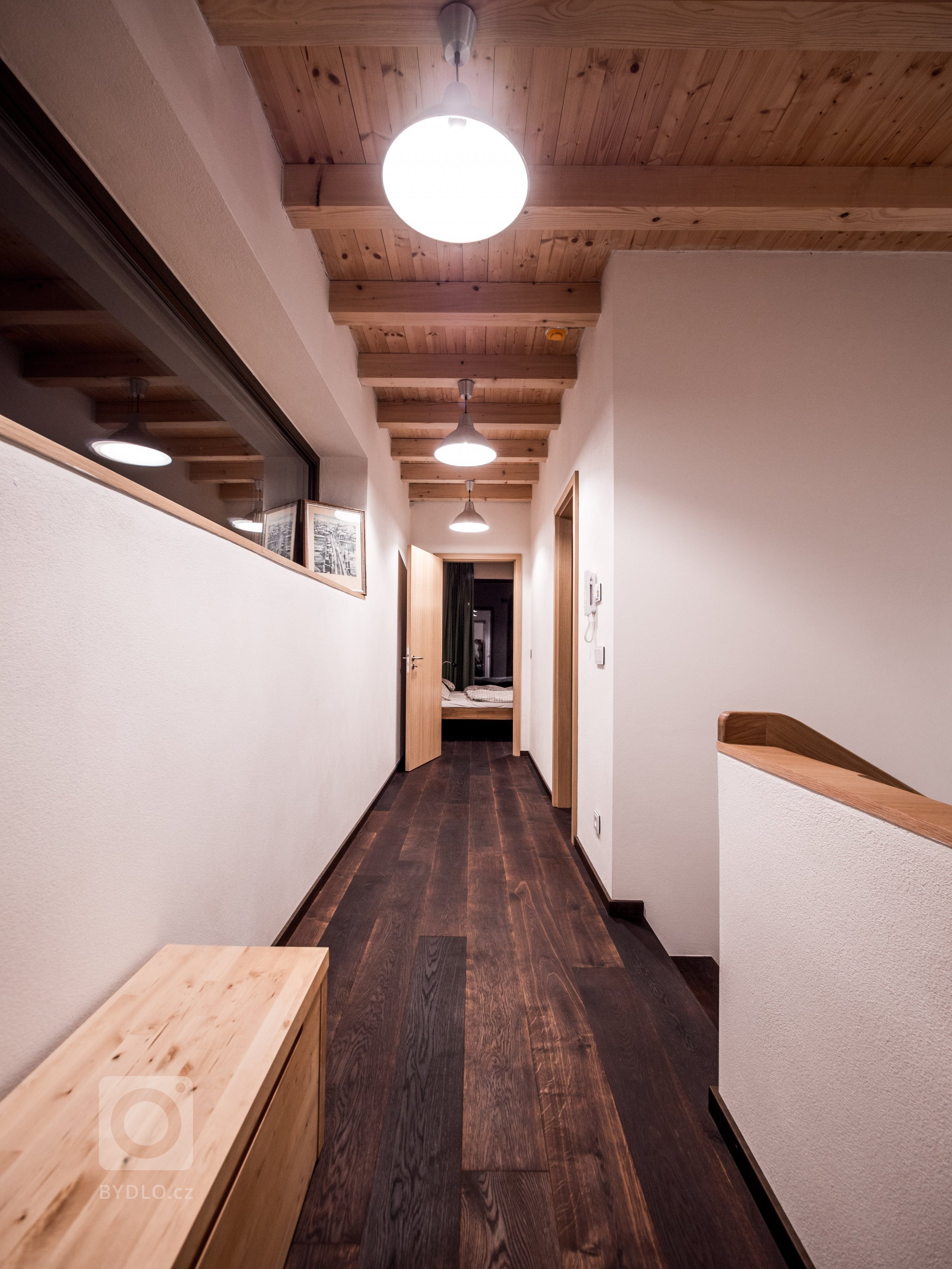 Nově postavený rodinný dům v obci Zdiby poblíž našeho hlavního města dostal díky koncepci veškerého vybavení do přírodních materiálů netradiční tvář. Byl to…