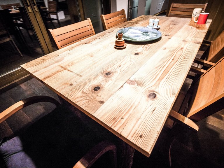 Nově postavený rodinný dům v obci Zdiby poblíž našeho hlavního města dostal díky koncepci veškerého vybavení do přírodních materiálů netradiční tvář. Byl to…