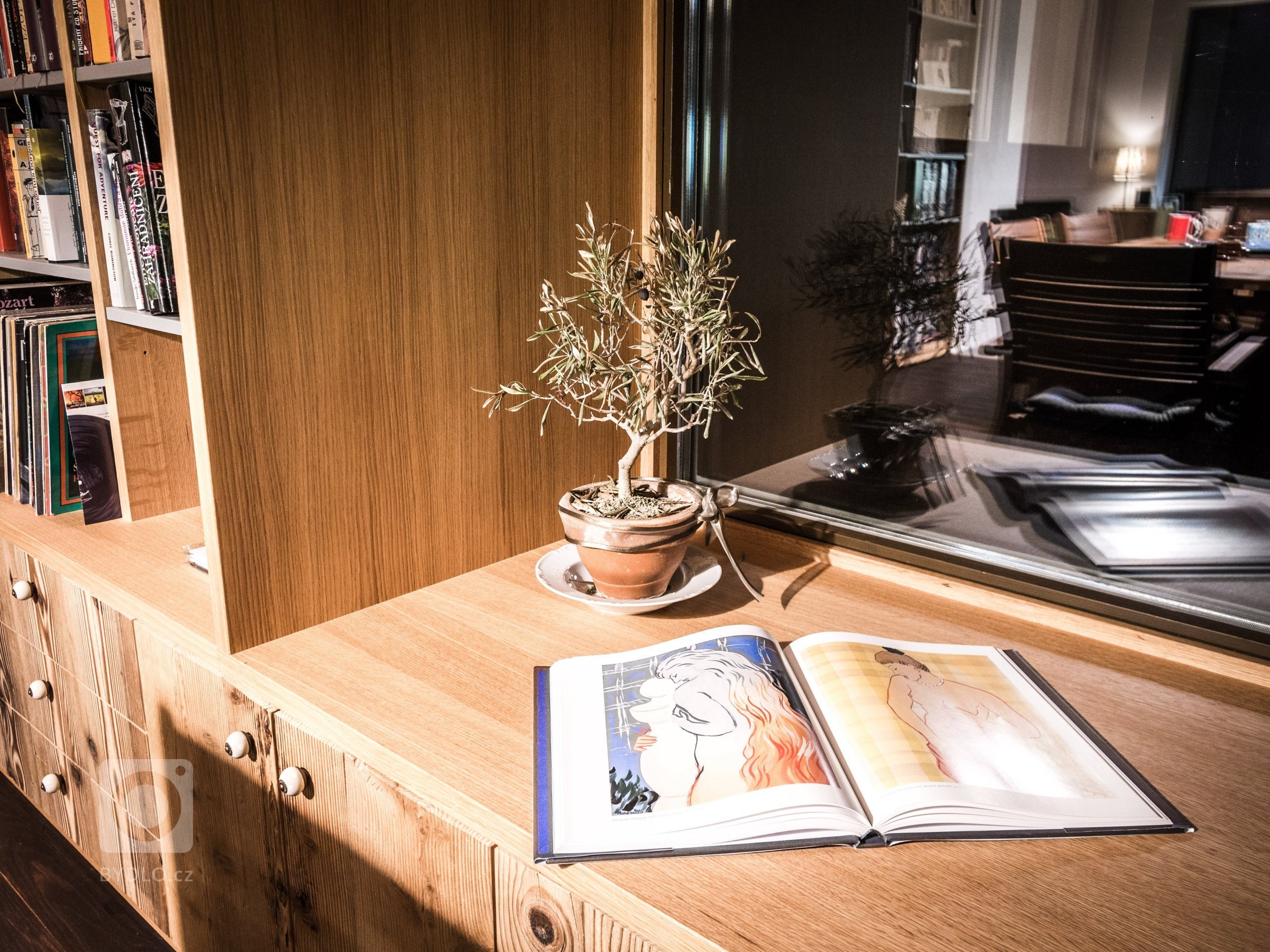 Nově postavený rodinný dům v obci Zdiby poblíž našeho hlavního města dostal díky koncepci veškerého vybavení do přírodních materiálů netradiční tvář. Byl to…