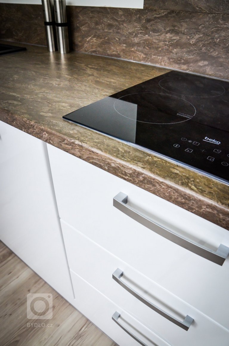 add picture to album