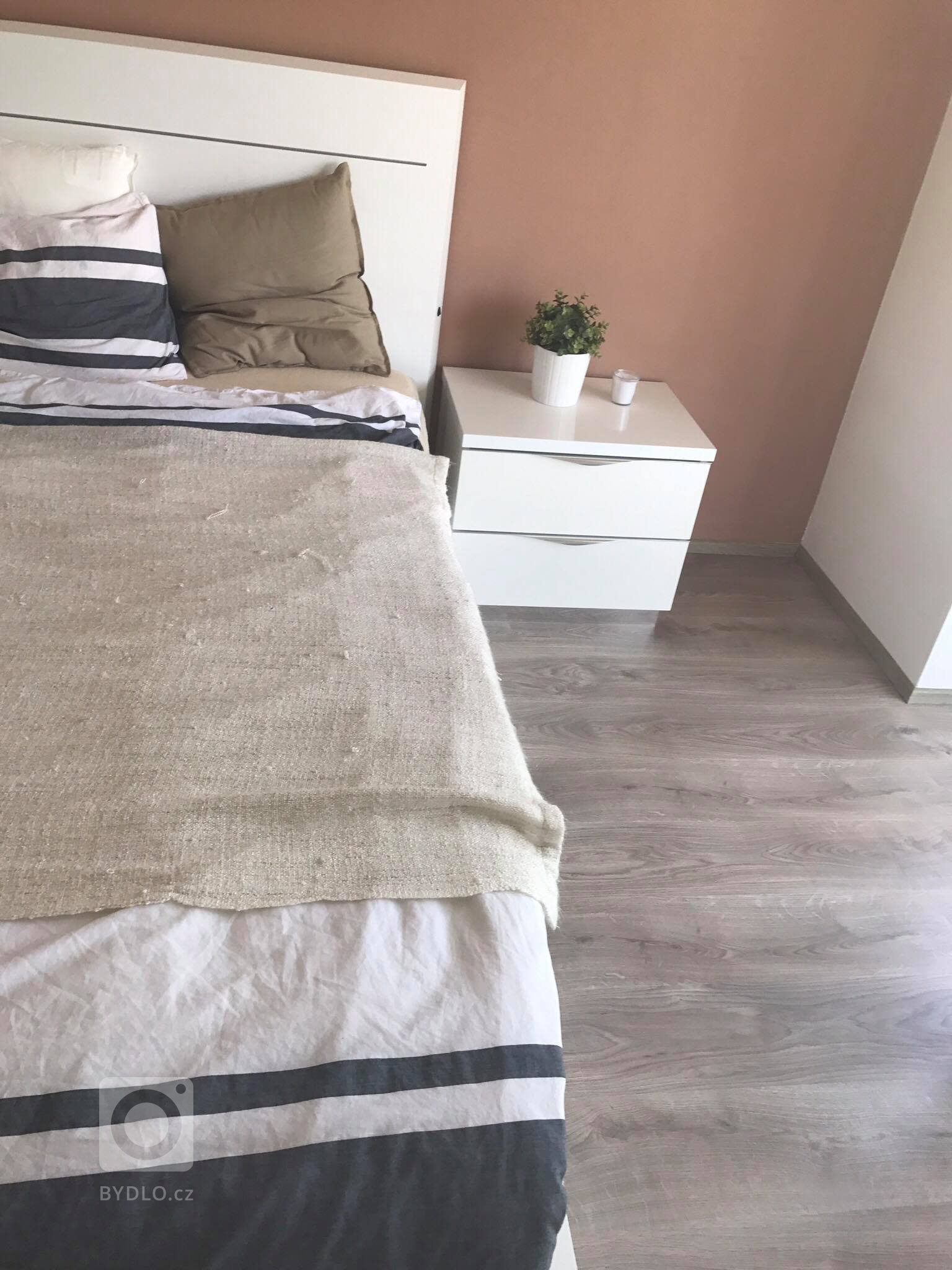 Realizace ložnice a pár kousků i do jídelny a obývacího pokoje