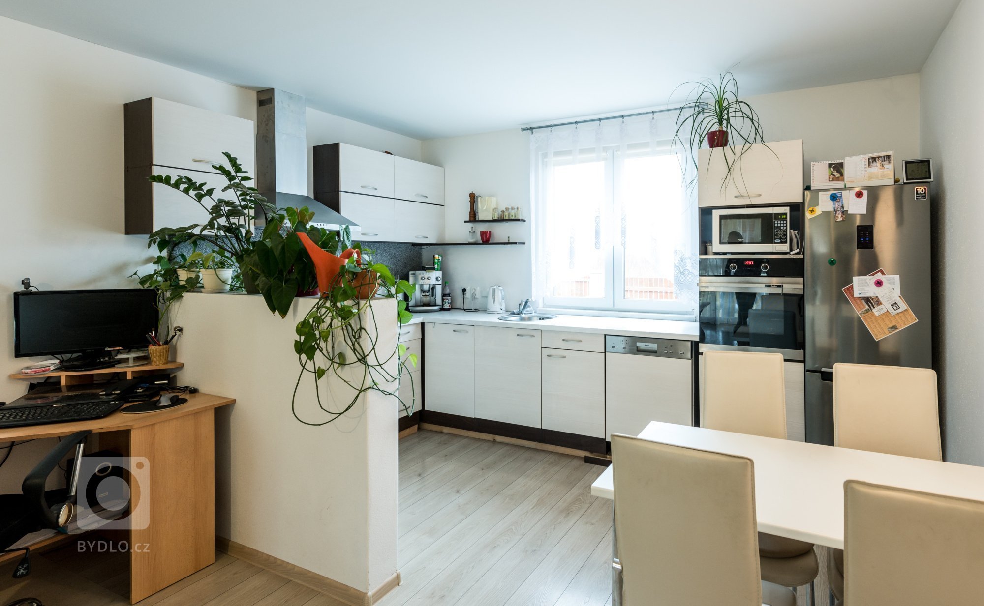 Rodinný dům &quot;U Hrubých&quot;


Dispozice: 5+kk
Zastavěná plocha (m2): 65.36
&nbsp;

domek s podkrovím
2x koupelna s toaletou
skladovací prostor…