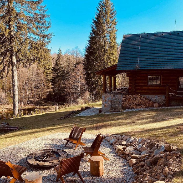 Kanadský srub v České Kanadě