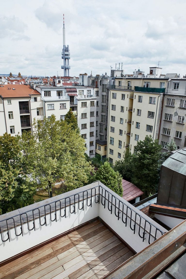 Originální podkrovní bydlení na Vinohradech