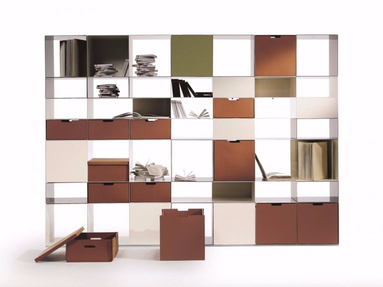 Police na knihy jako výstřelek designérů