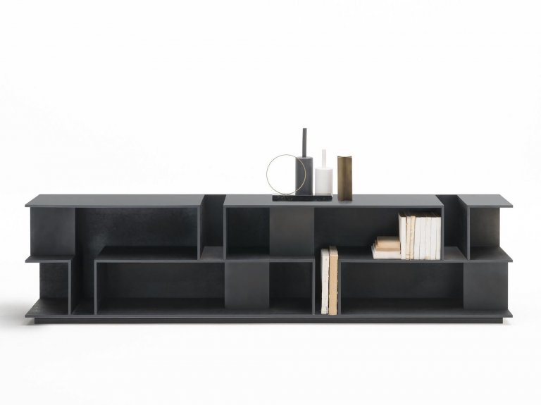 Police na knihy jako výstřelek designérů