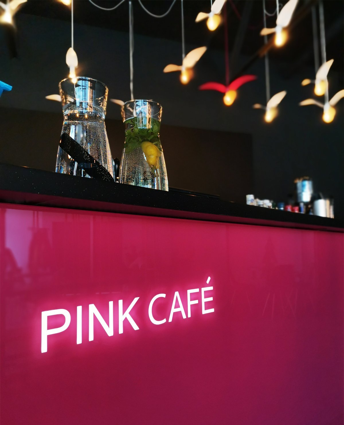 Projekt kavárny Pink Café je zrealizován podle designové studie, na které jsem se podílel společně s architektonickou kanceláří Siadesign. Kavárna je v…