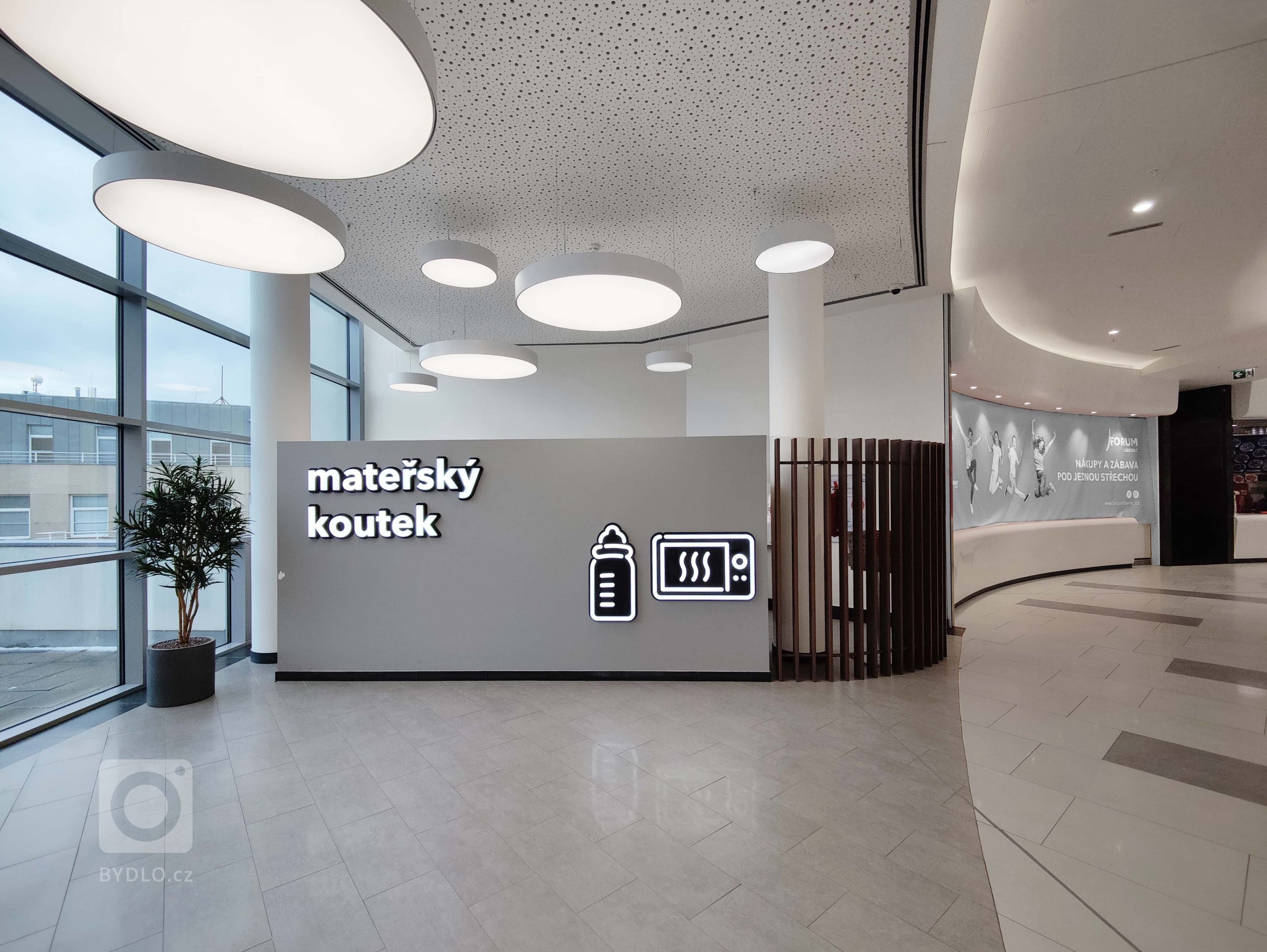 Na projektu OC Forum Liberec, jsem spolupracoval s&nbsp;architektonickou kanceláří Siadesign, díky které jsem se k&nbsp;projektu dostal. Jednalo se o&nbsp…