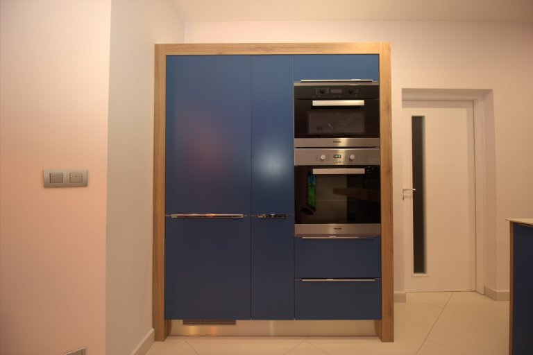 Jednoduchý design je vykoupený mnoha originálními technickými řešeními, které se asi již nebudou opakovat. Kromně nároků na materiály a vybavení byl i jeden…