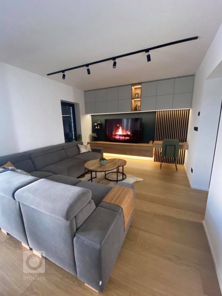 add picture to album