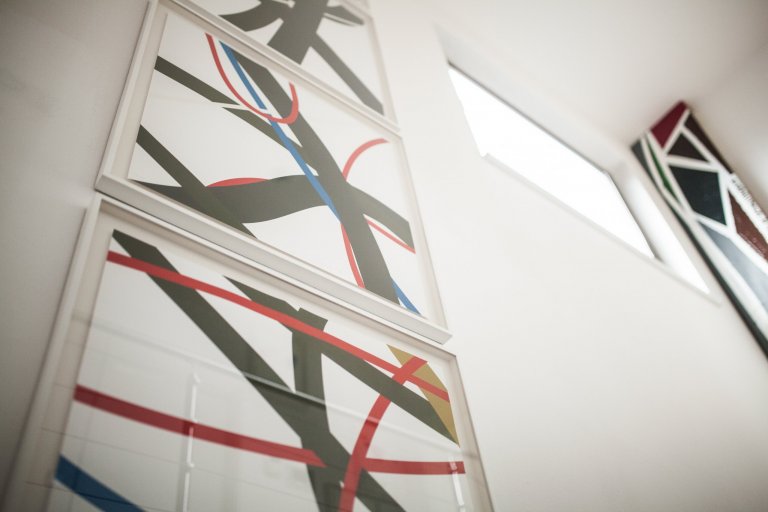 Původní vybavení novostavby z&nbsp;roku 2007 bylo nutné zásadně přehodnotit a navrhnout změny, které by lépe vyhovovaly požadavkům klienta na komfort a…