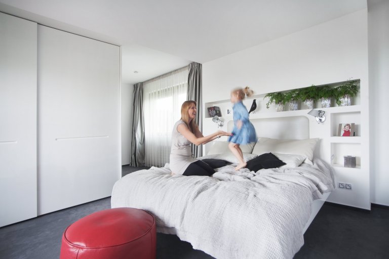 Původní vybavení novostavby z&nbsp;roku 2007 bylo nutné zásadně přehodnotit a navrhnout změny, které by lépe vyhovovaly požadavkům klienta na komfort a…