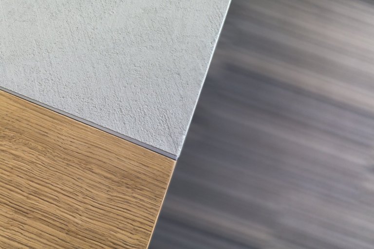 Jedinečný stůl s kombinací betonové stěrky a svíticího loga

&nbsp;

-Akce: Atypický designový&nbsp;stůl

-Autor: Mariana Hendrychová&nbsp;ze studia…