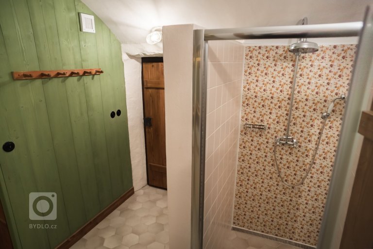 add picture to album