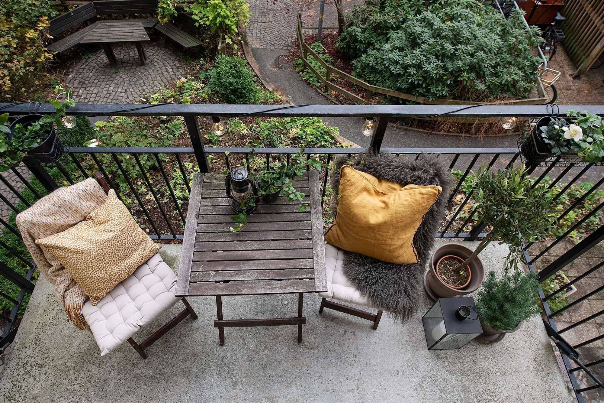 Jak vyzdobit balkon ve městě?