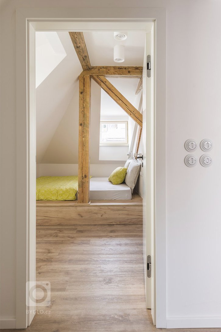 add picture to album