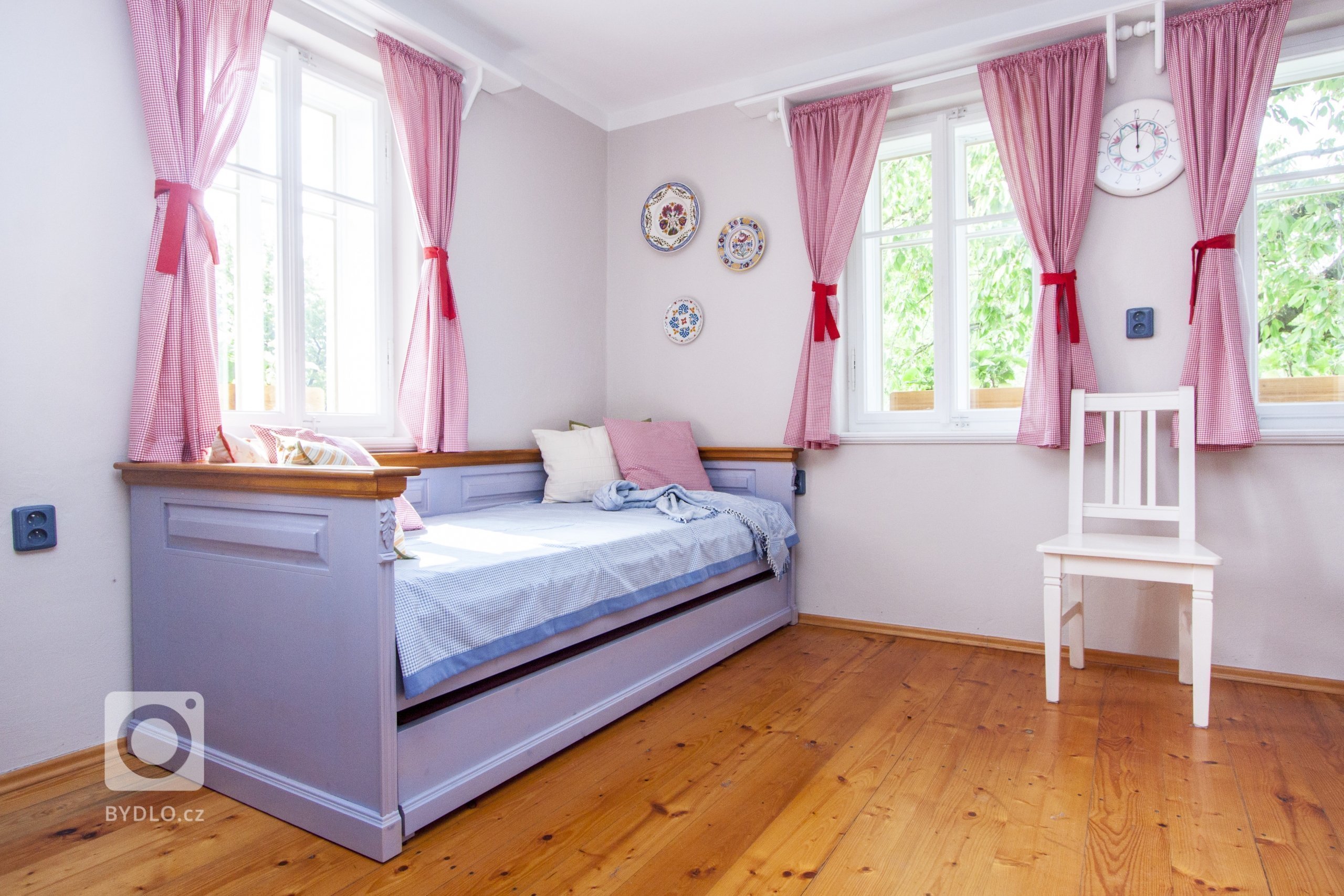 Venkvská chalupa v Českém ráji.&nbsp;Na této krásné chalupě jsem měla možnost spolupracovat od návrhu barevnosti nábytku až po výběr veškerých dekorací a…