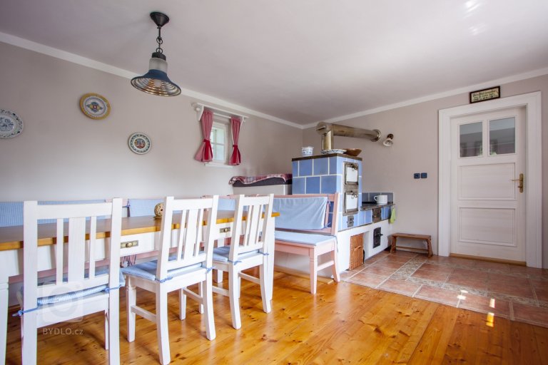 Venkvská chalupa v Českém ráji.&nbsp;Na této krásné chalupě jsem měla možnost spolupracovat od návrhu barevnosti nábytku až po výběr veškerých dekorací a…