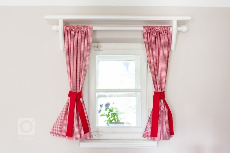 Venkvská chalupa v Českém ráji.&nbsp;Na této krásné chalupě jsem měla možnost spolupracovat od návrhu barevnosti nábytku až po výběr veškerých dekorací a…