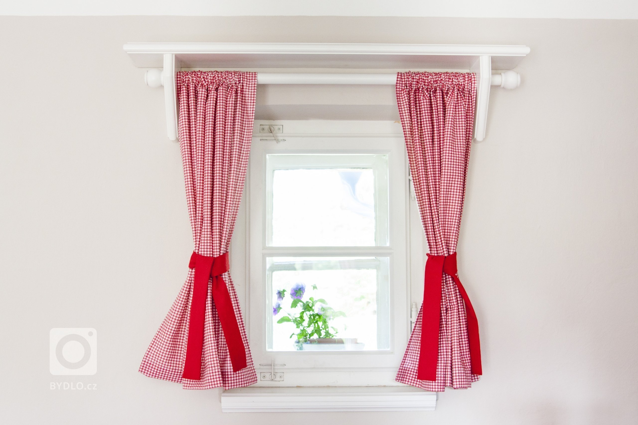 Venkvská chalupa v Českém ráji.&nbsp;Na této krásné chalupě jsem měla možnost spolupracovat od návrhu barevnosti nábytku až po výběr veškerých dekorací a…