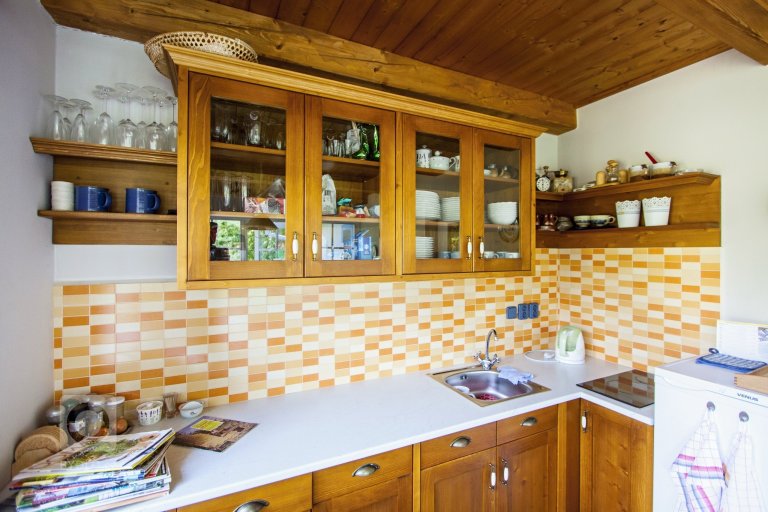 Venkvská chalupa v Českém ráji.&nbsp;Na této krásné chalupě jsem měla možnost spolupracovat od návrhu barevnosti nábytku až po výběr veškerých dekorací a…