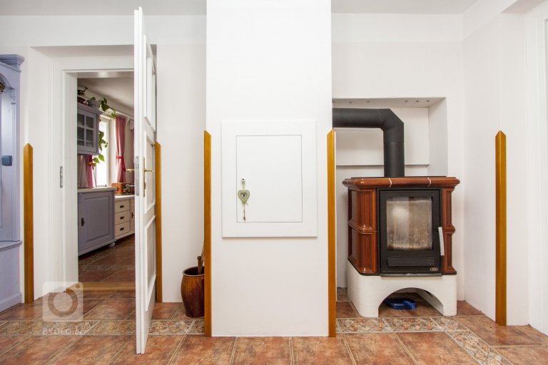 Venkvská chalupa v Českém ráji.&nbsp;Na této krásné chalupě jsem měla možnost spolupracovat od návrhu barevnosti nábytku až po výběr veškerých dekorací a…