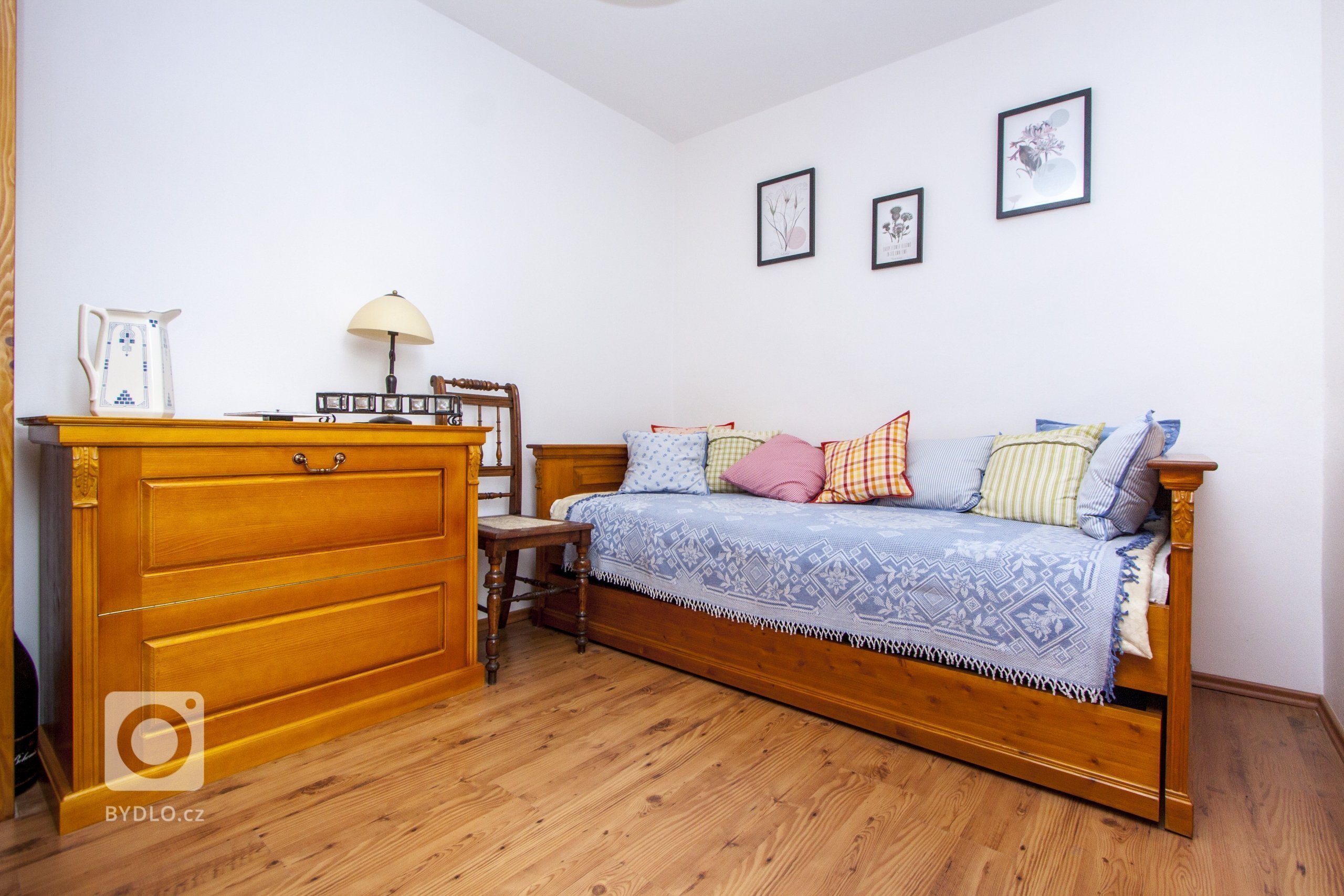 Venkvská chalupa v Českém ráji.&nbsp;Na této krásné chalupě jsem měla možnost spolupracovat od návrhu barevnosti nábytku až po výběr veškerých dekorací a…