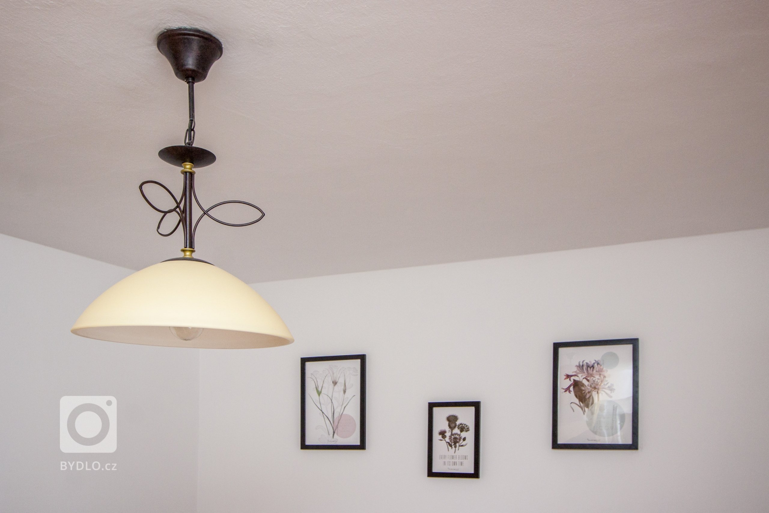 Venkvská chalupa v Českém ráji.&nbsp;Na této krásné chalupě jsem měla možnost spolupracovat od návrhu barevnosti nábytku až po výběr veškerých dekorací a…