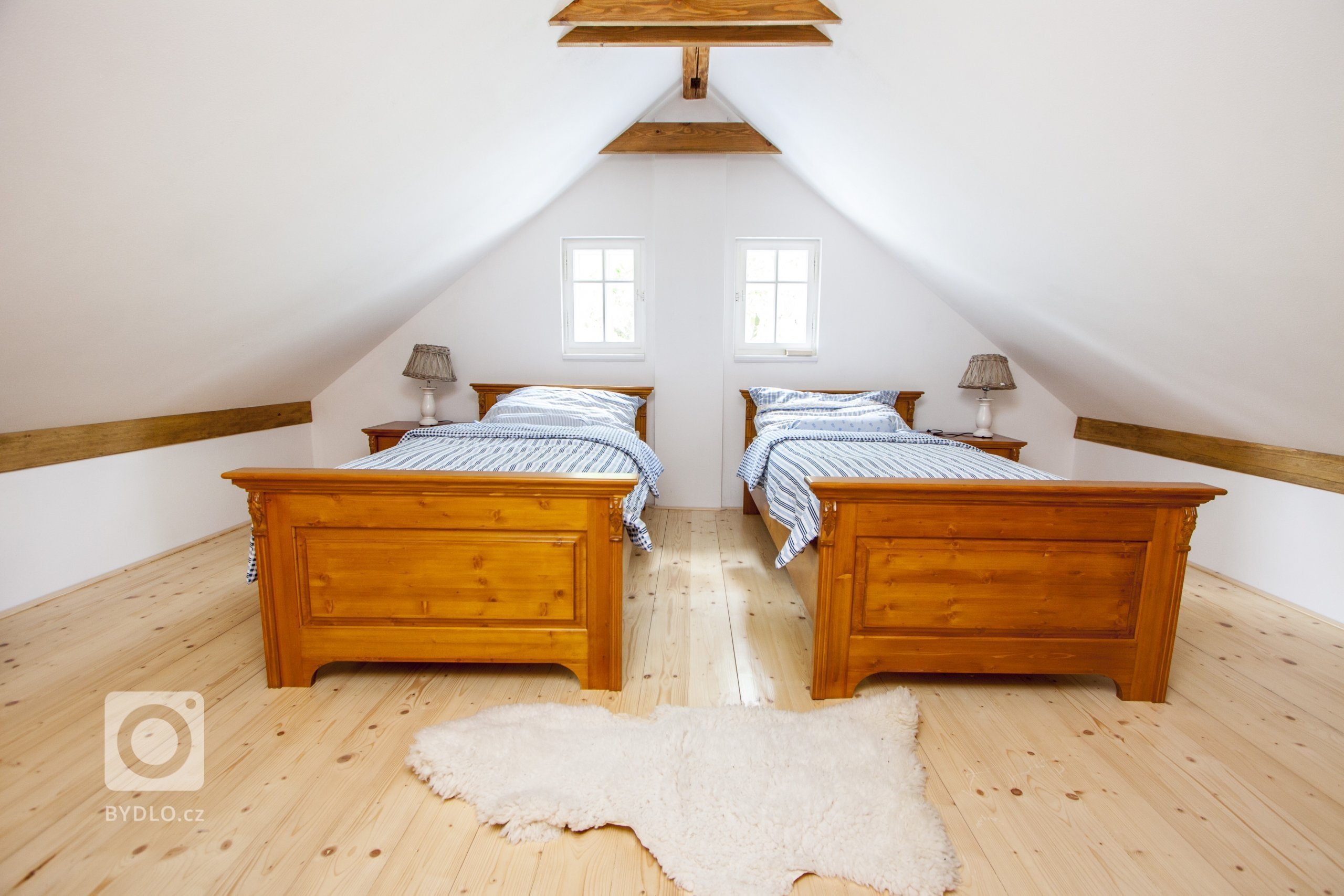 Venkvská chalupa v Českém ráji.&nbsp;Na této krásné chalupě jsem měla možnost spolupracovat od návrhu barevnosti nábytku až po výběr veškerých dekorací a…