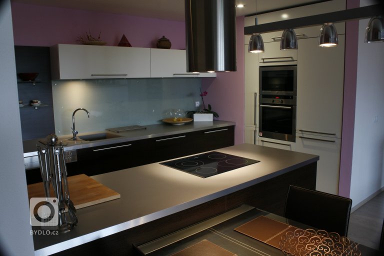 add picture to album