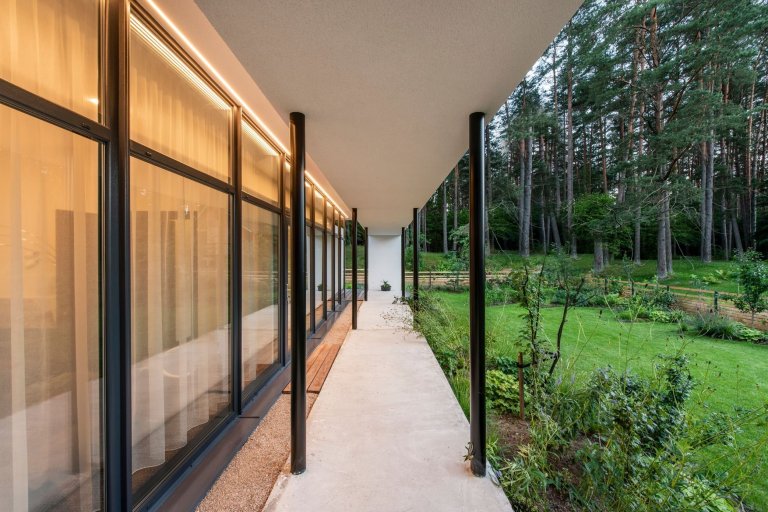 Dům s unikátním přemostěním „Bridge house“