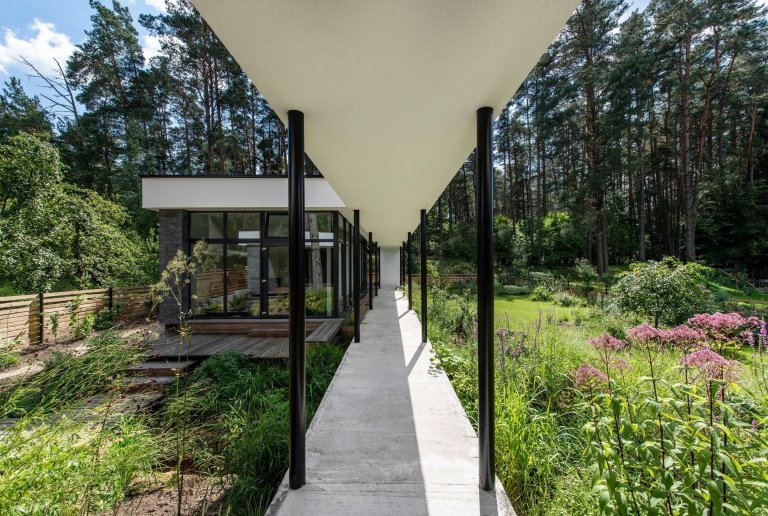 Dům s unikátním přemostěním „Bridge house“