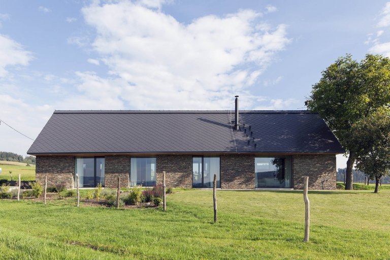Klasická stodola z moderních materiálů